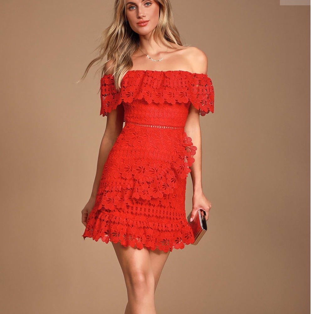 Lulu’s Red Lace Off The Shoulder Dress - NWT (M)